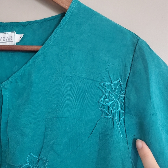 Vintage Action Wearembroidered top - Picture 8 of 8